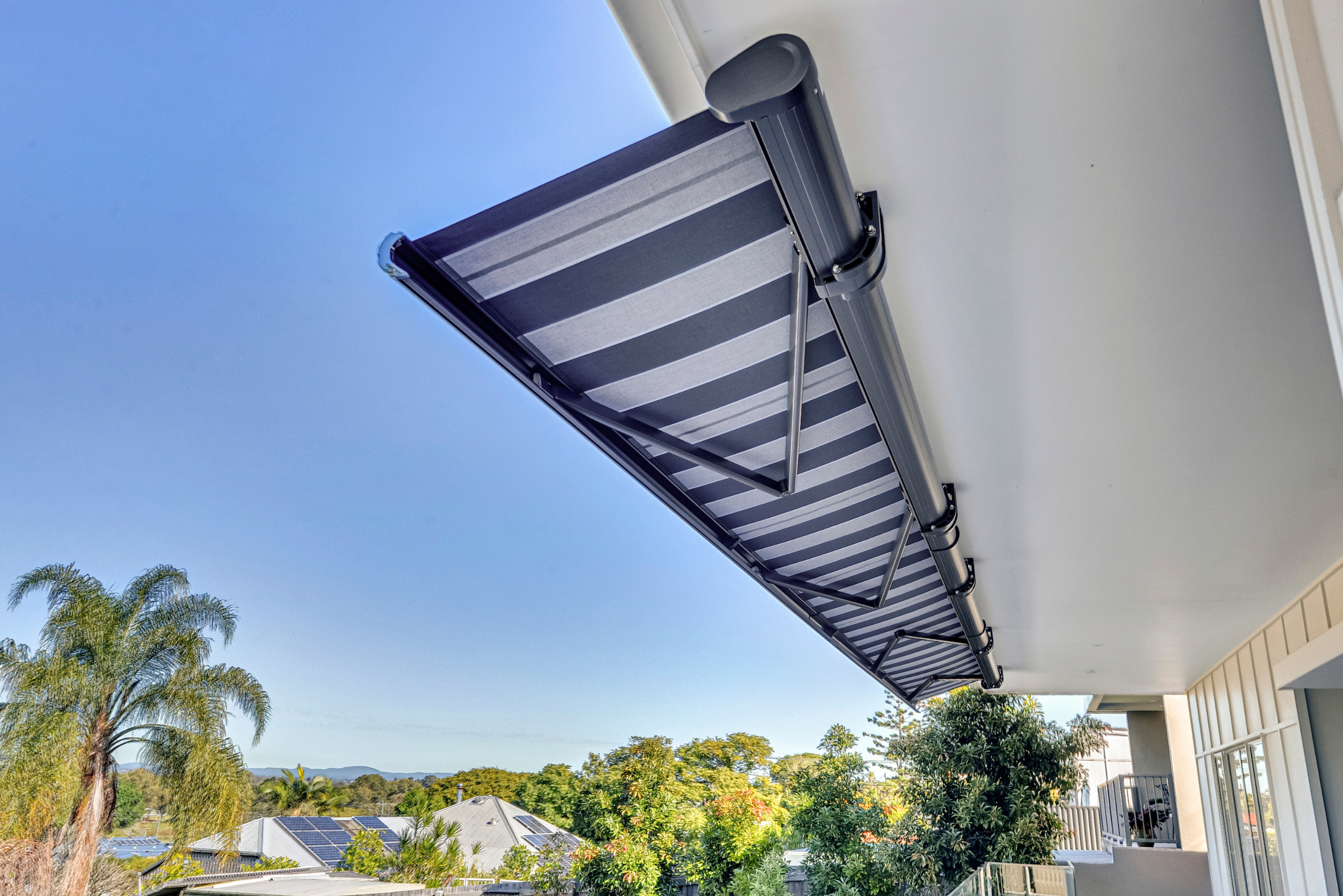 5010 FOLDING ARM AWNING